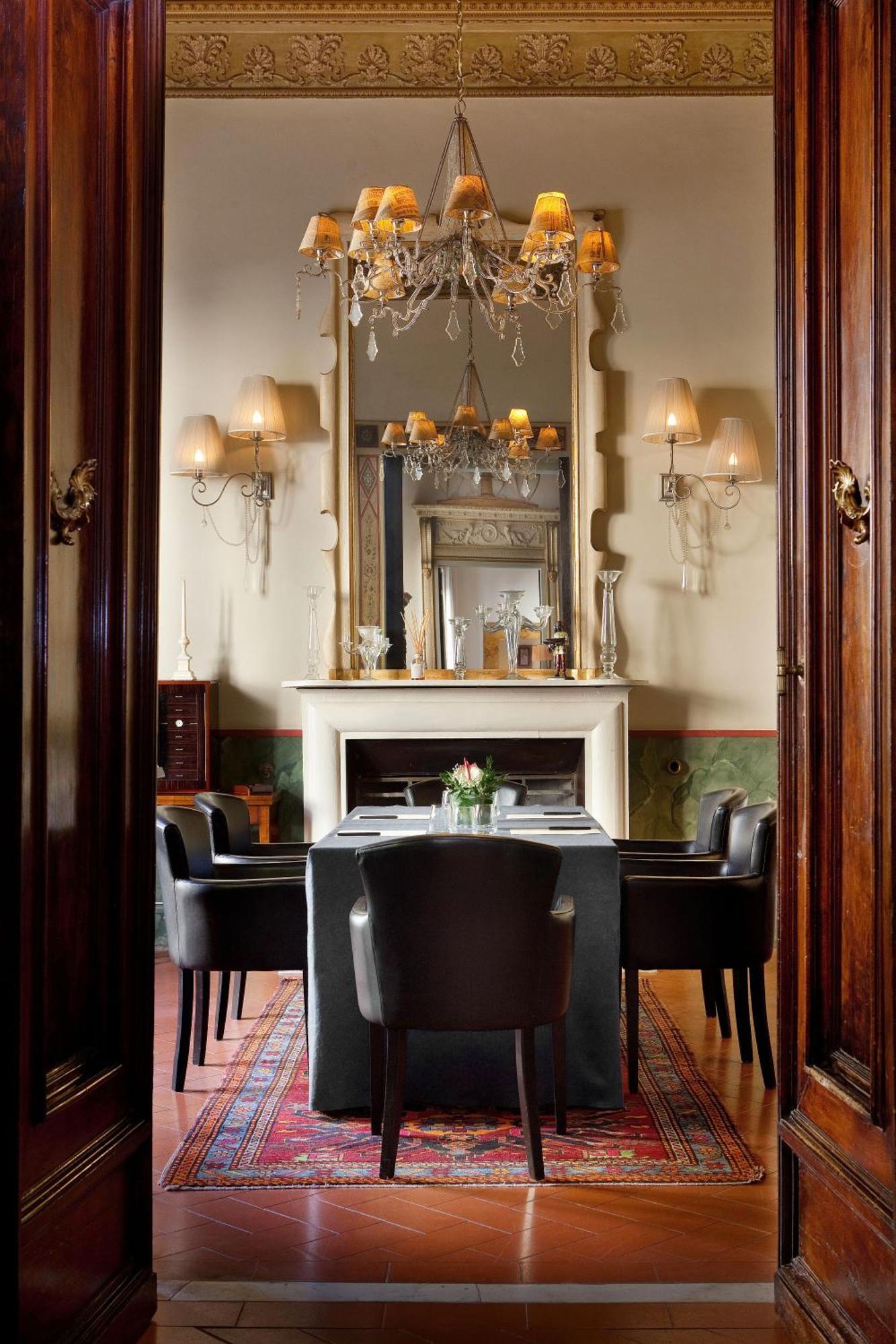 Hotel Relais Santa Croce, By Baglioni 5*